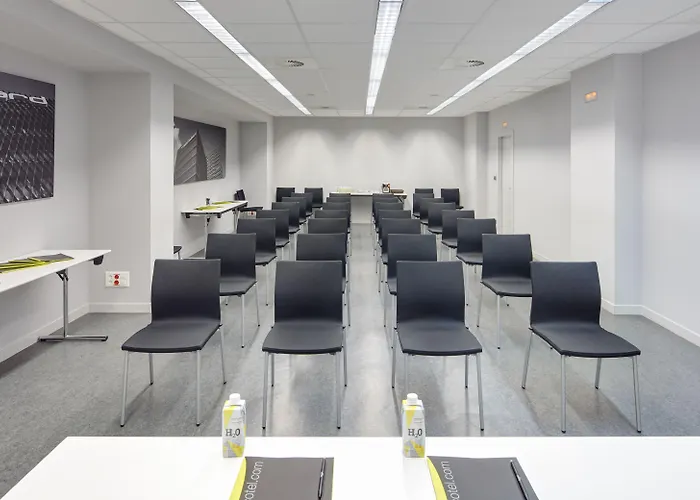 セルコテル ブールバール ビトリア ガステイス 4* ビトリア・ガステイス